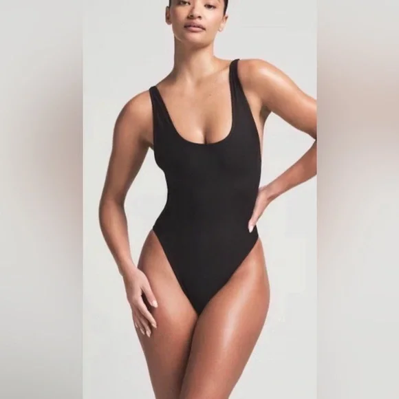 Skims Onyx One Piece Scoop Swimsuit Small - Picture 2 of 5